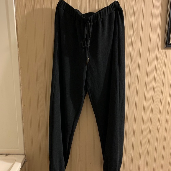 SHEIN Tie Waist Solid Tapered Pants - Picture 2 of 6